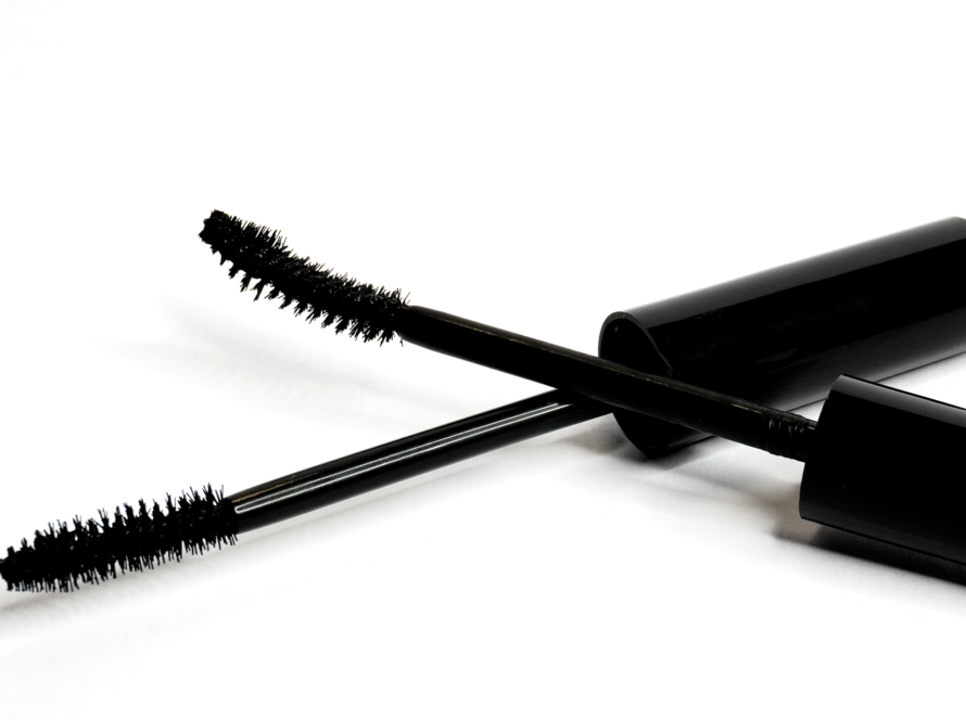 Black mascara brushes with dense fiber bristles